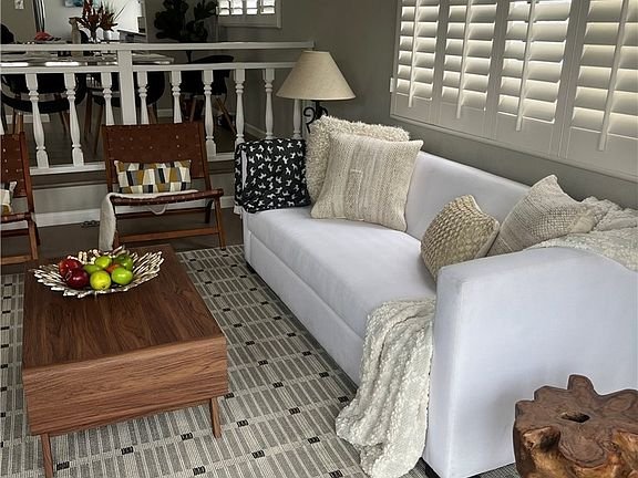 1707-Steinhart-Ave-4