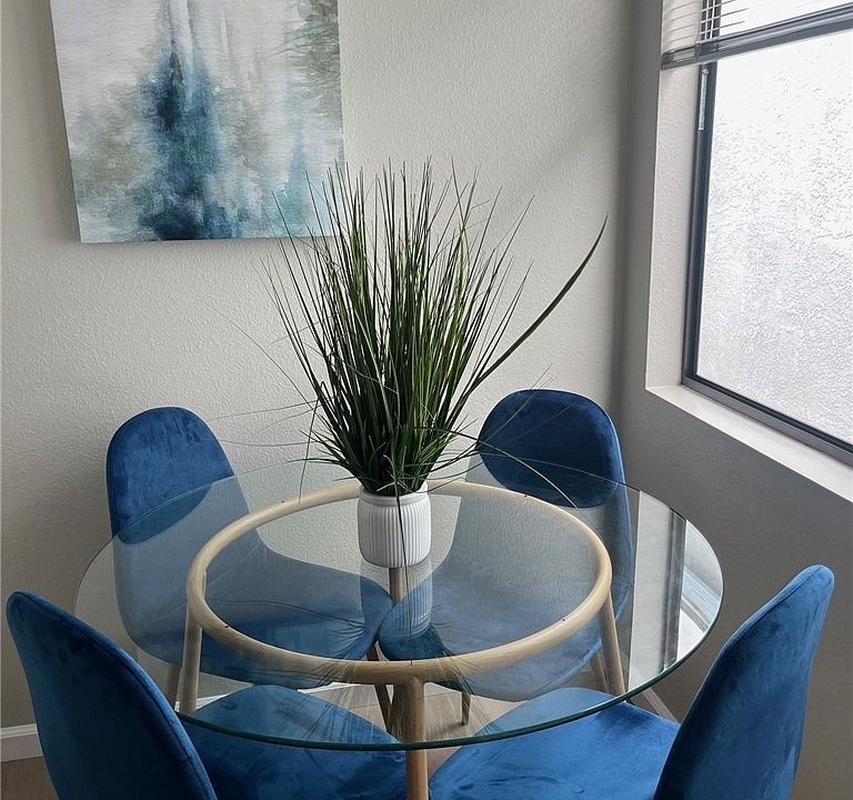 1707-Steinhart-Ave-12