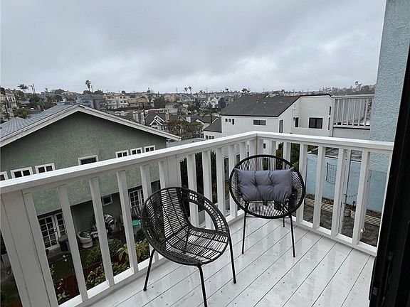 1707-Steinhart-Ave-16