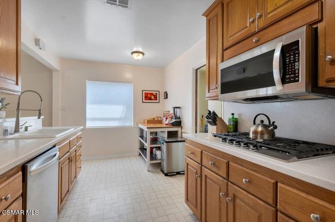 10413 Gaynor Ave17