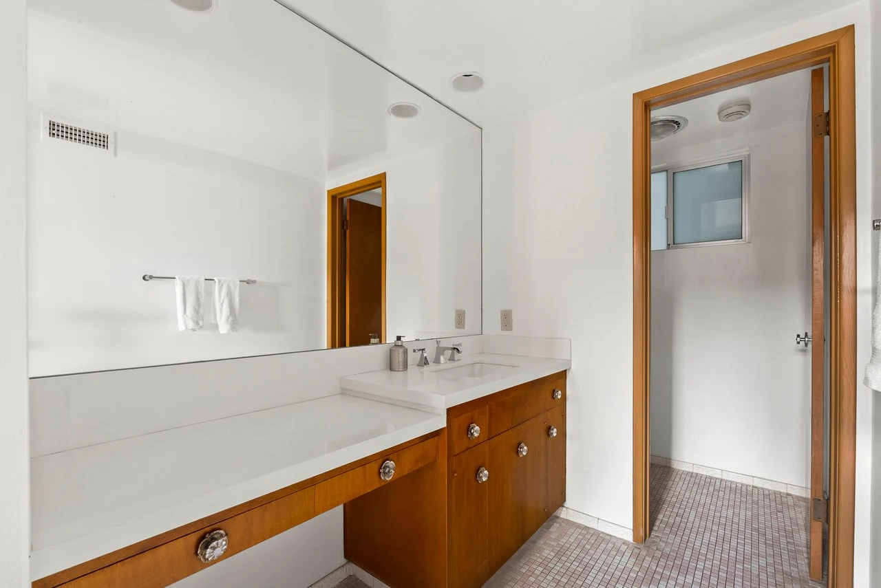 14513 Mulholland Drive-19