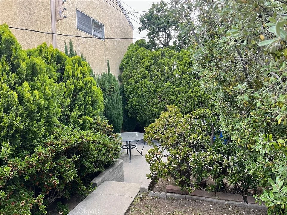 1726-1728 Midvale Avenue-10