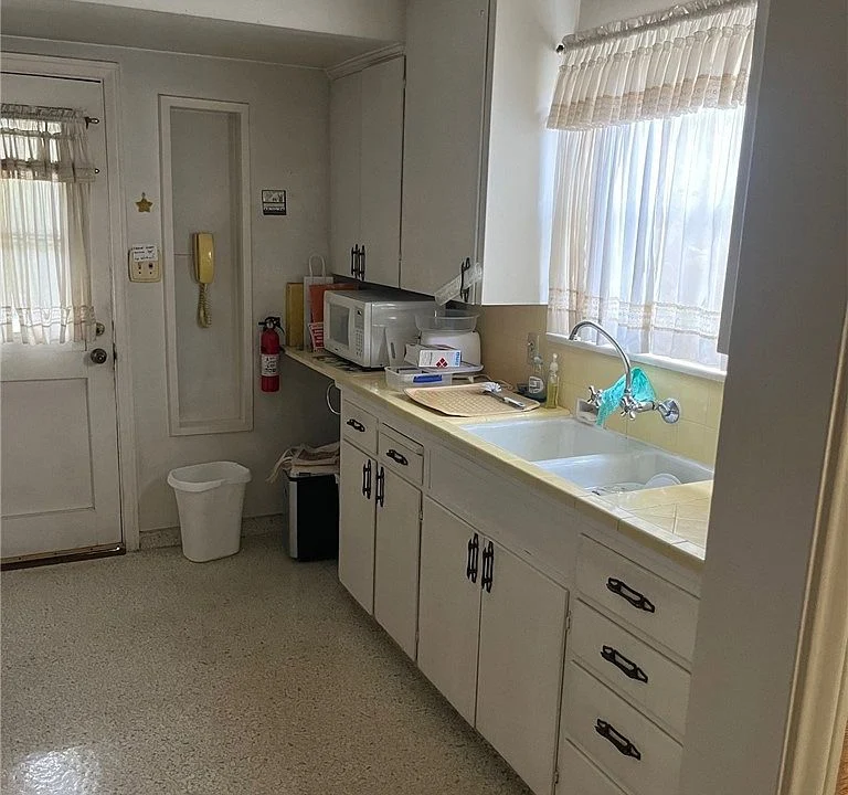 1726-1728 Midvale Avenue-3