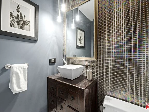 8670 Allenwood Rd-10