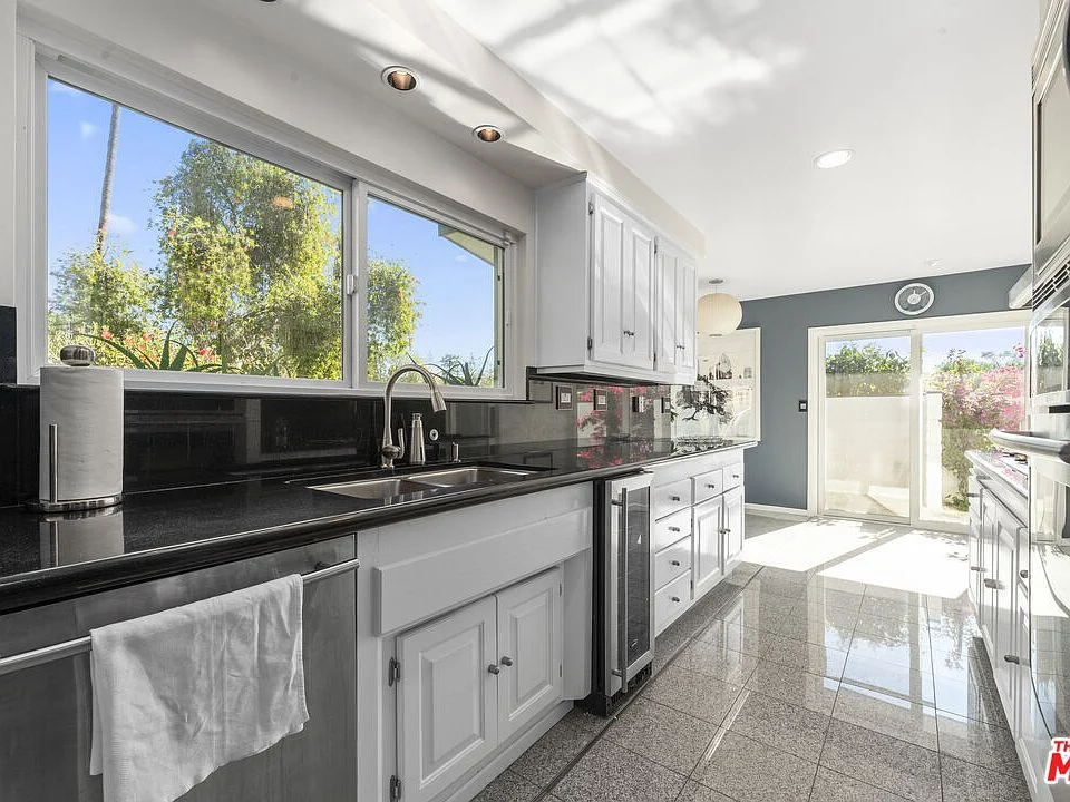 8670 Allenwood Rd-12