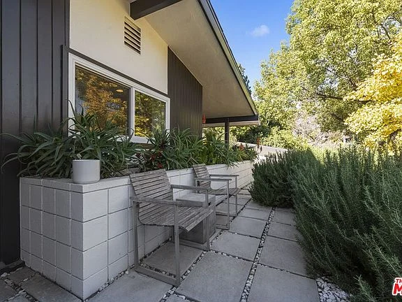 8670 Allenwood Rd-25