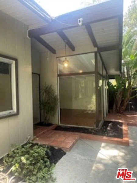 8090 Mulholland Dr48